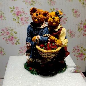 Boyd’s Bears Lauren and Jan friendship collectables